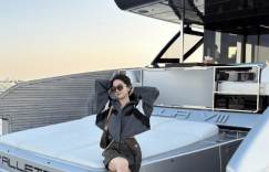 刘亦菲穿灰色系超显瘦，落日下又美又飒！缩略图