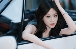 祝绪丹穿黑裙抱红玫瑰，慵懒又明艳，氛围感绝了！缩略图