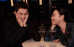 陈伟霆惠英红同框，捧脸一笑秒变害羞大男孩，豪门姐弟既视感！缩略图