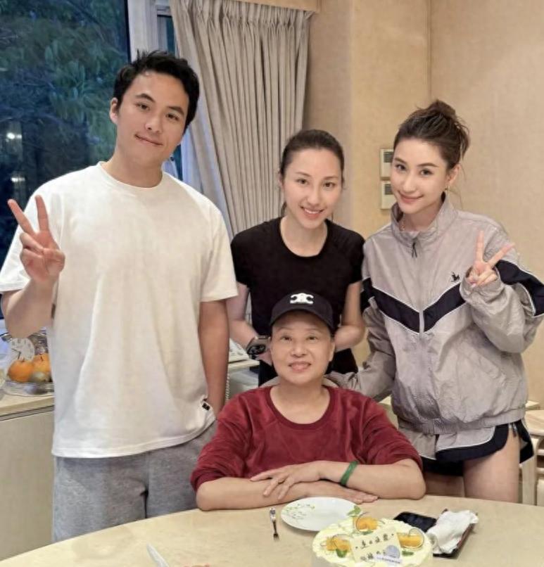 何超莲34岁生日派对,三太陈婉珍现身,窦骁却没来插图 何超莲34岁生日派对,三太陈婉珍现身,窦骁却没来插图