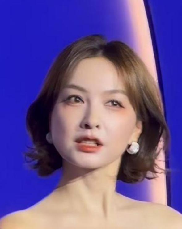 AB晚宴变照妖镜？陈昊宇颧骨太抢眼，42岁吴昕嫩回少女，吴尊穿紧身裤翻车了插图1