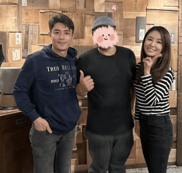 偶遇林心如霍建华吃饭，夫妻俩和网友合影超放松插图1