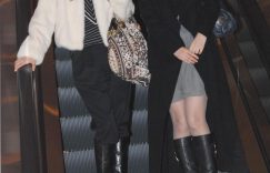 47岁薛佳凝变化太大，脸肿脖子粗、下巴三层肉，穿得土气得跟胡兵像母子缩略图