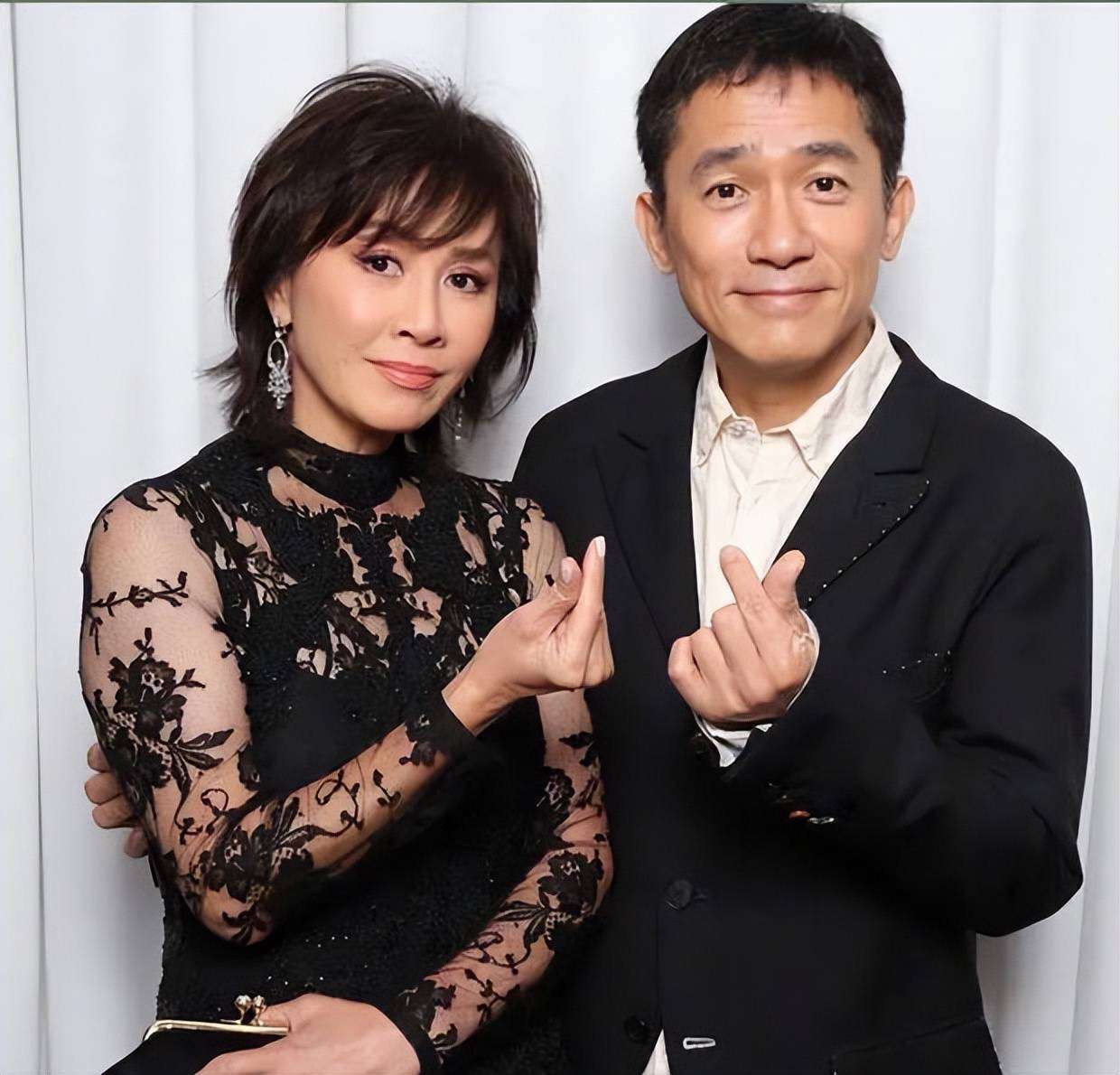 62岁刘嘉玲难得聊起梁朝伟身体，说他一直吃药，难怪这几年作品少了插图