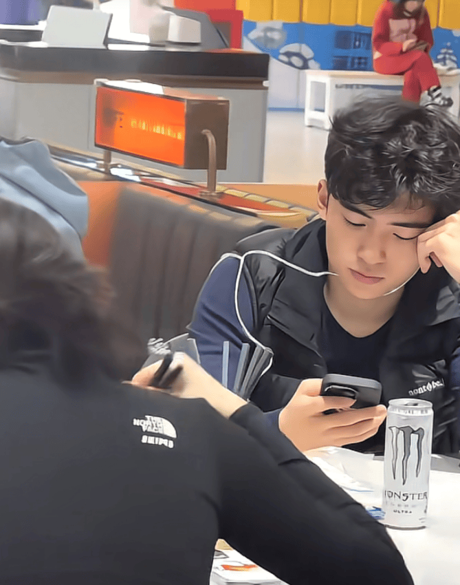 网友：谢霆锋家祖上都得感谢张柏芝，她生了个斯文版的谢霆锋插图